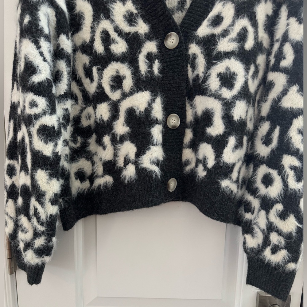 Threaded Leaf Soft Fuzzy Leopard Print Cardigan M… - image 7